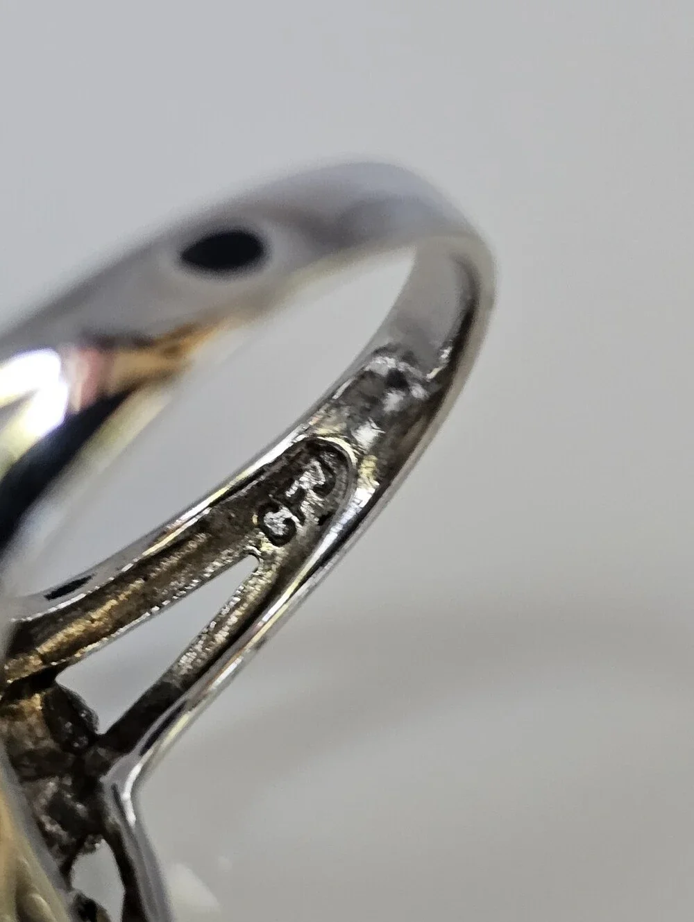 Genuine Cultured Pearl Elongated Sterling Silver Ring Size 8!